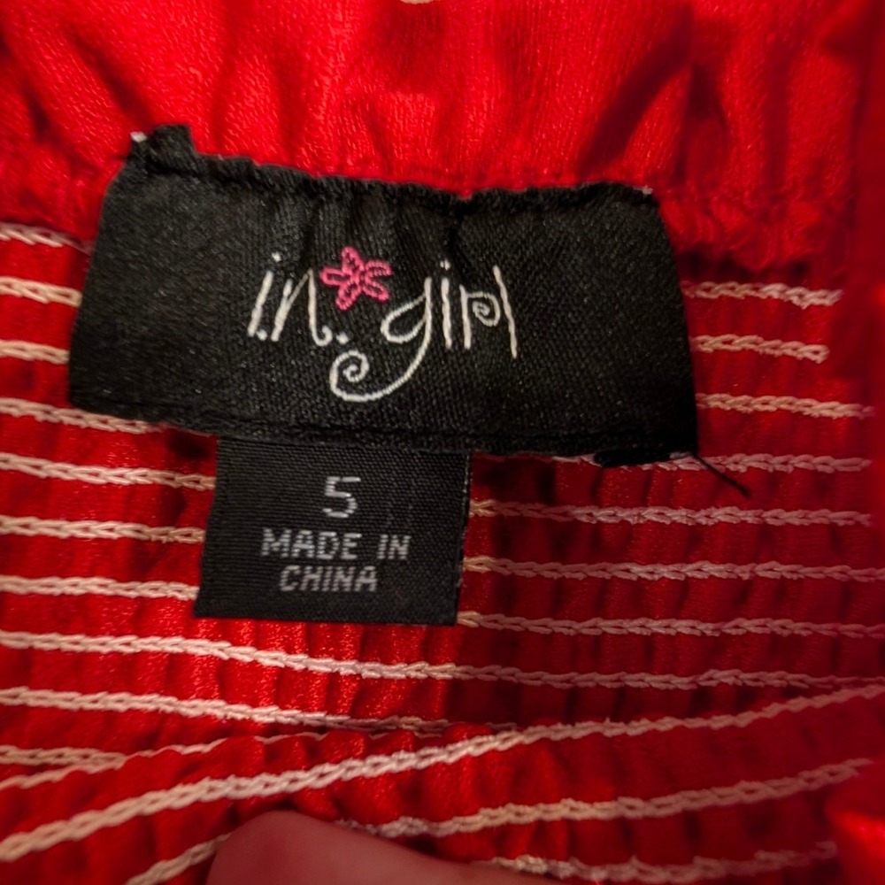 In Girl Kids Red Smocked Tiered Dress Floral Embroidered Hem Size 5 NWT - Picture 6 of 7